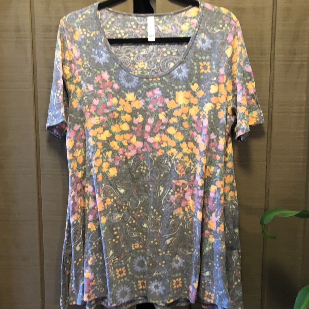 Lularoe perfect T